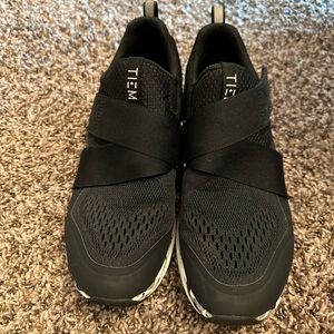 TIEM slipstream black size 8.5 running biking shoes